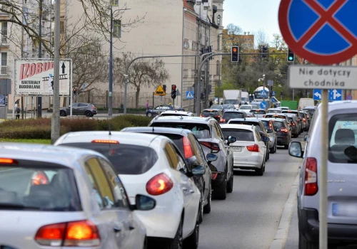 Skarbówka śledzi samochody przez kamery? RPO chce wyjaśnień od KAS