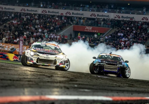 Wielkie driftingowe święto w centrum Warszawy – Red Bull Drift Masters Grand Finale na żywo w Motowizji