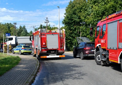 Pociąg z 440 pasażerami zderzył się z ciężarówką! Groźne zdarzenie na przejeździe