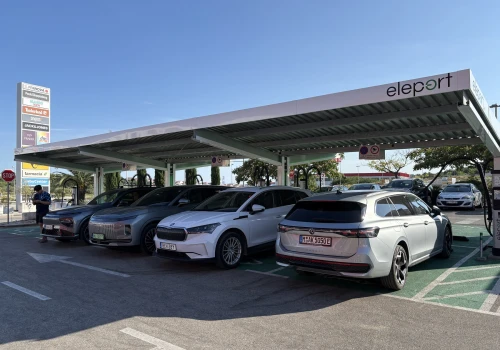 Europa: deficyt ładowarek, droższa energia, nierówne szanse. Elektryfikacja wciąż bez solidnych fundamentów