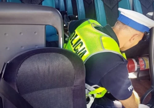 Kontrole ujawniają nieprawidłowości. Gimbusy pod lupą łomżyńskiej policji