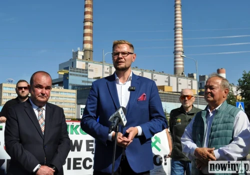 Politycy PiS pod Elektrownią Rybnik. Mówią o ratowaniu węgla, przypominamy decyzje ich rządu