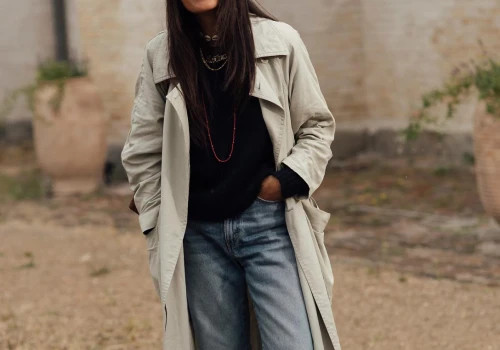 Pełna szafa, a rano znów ten sam dylemat? Te 3 jesienne stylizacje pokochają minimalistki