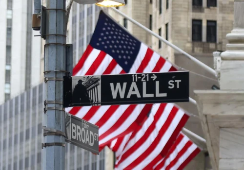 Wall Street spada, bo cena ropy zbliża się do 100 USD po wznowieniu amerykańskich ataków na Iran