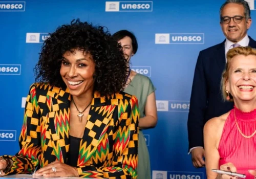 Omenaa Mensah ma powody do dumy. Żona Rafała Brzoski łączy siły z UNESCO