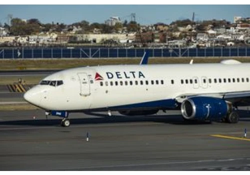 Utrata ciśnienia na pokładzie Delty. Boeing 737 musiał gwałtownie zniżyć lot