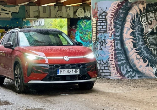 To najchętniej kupowany model Volkswagena w Polsce. Tak jeździ Volkswagen T-Roc 1.5 eTSI