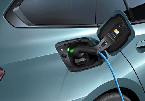 Ceny paliw nie pomagają. Elektryki wyraźnie tańsze w użytkowaniu