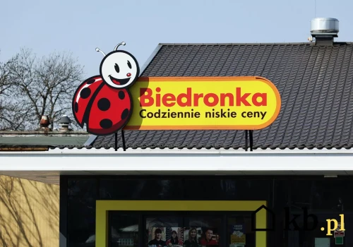 Zamiast 37,89 zł zapłacisz 24,99 zł. Biedronka przeceniła popularną kawę