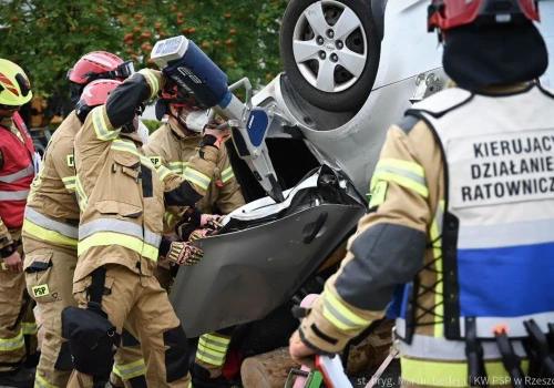 Kolosalne utrudnienia po wypadku na DK19! Jedna osoba ranna w zderzeniu ciężarówki i osobówki