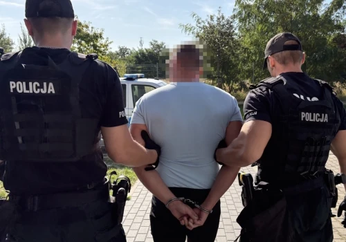 Miał blisko 3 promile i dwa dożywotnie sądowe zakazy. 31-latek uciekał przed policją