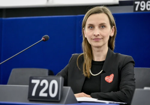 Fundacja Sylwii Spurek pęka z dumy po zmianie posiłków w szkołach! Co na to Minister…