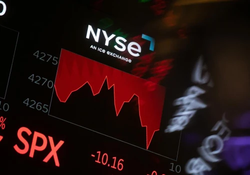 Akcje i obligacje staniały na Wall Street po burzliwej sesji