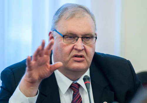 Bogdan Święczkowski chce ponad 78 mln zł. Gra o TK nabiera rozpędu