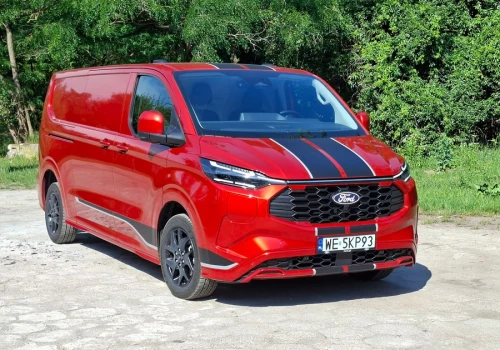 Ford Transit Custom PHEV zaskakuje oszczędnością. Czy hybryda może być alternatywą dla diesla?