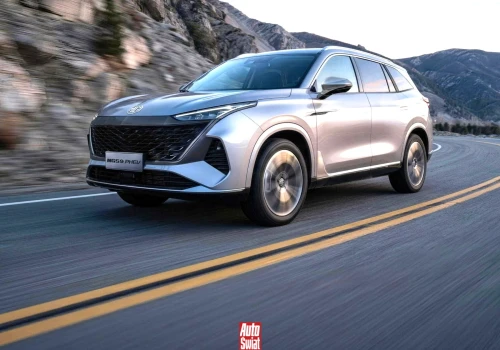 Ten SUV namiesza na rynku. MGS9 ma 299 KM i 7 miejsc