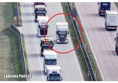 Policja lata już dronami nad autostradą. Wpadło ponad 60 kierowców