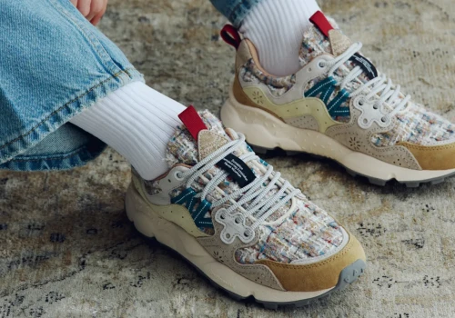 Japończycy od wieków używali tych szwów do naprawy. Flower Mountain przenosi je na sneakersy