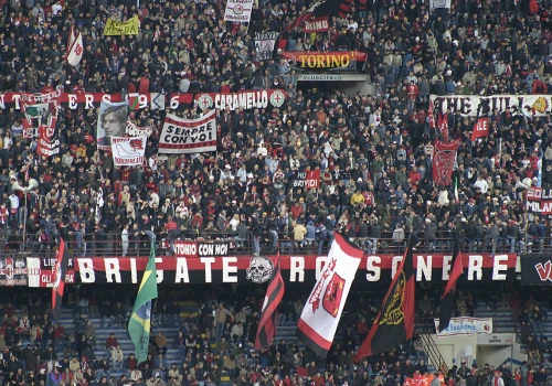 Wyjazd na AC Milan ❤️🖤 Loty z Warszawy i bilety na mecz w Lidze Europy za 372 PLN❗😮