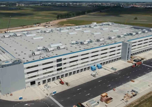 Amazon zatrudnia. Ponad 17 tys. zł miesięcznie i tysiąc nowych etatów