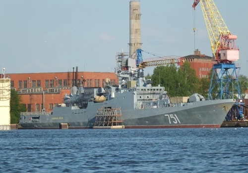 Ukraińcy uderzyli w rosyjską fregatę Admirał Essen. Przenosiła pociski Kalibr