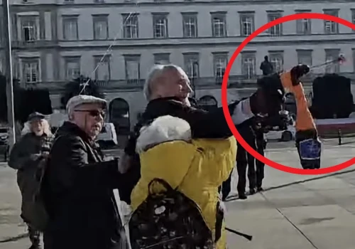 Szokujące sceny po miesięcznicy, Macierewicz szarpał się z seniorką! „Policja! Policja!”