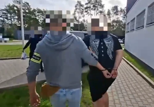 Skuteczna akcja otwockich operacyjnych. Para oszustów działających metodą „na pracownika banku” trafiła do aresztu