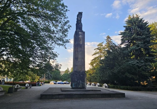 Koniec historii Pomnika Wdzięczności Armii Radzieckiej w Rzeszowie. Zniknie z Placu Ofiar Getta do końca listopada