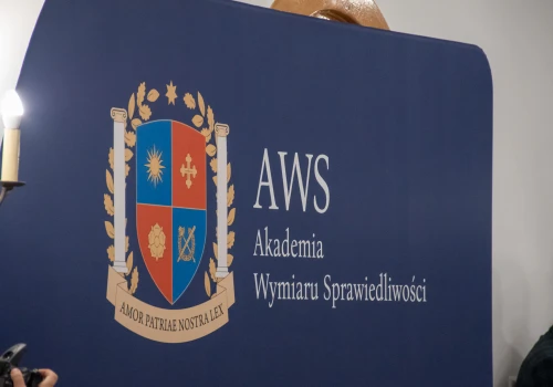 Spór o kierowanie uczelnią po decyzji ministra. Awantura w Akademii Wymiaru Sprawiedliwości