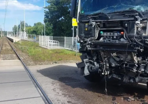 Zatrzymanie prawa jazdy na 3 miesiące za wjazd na przejazd przy czerwonych sygnałach