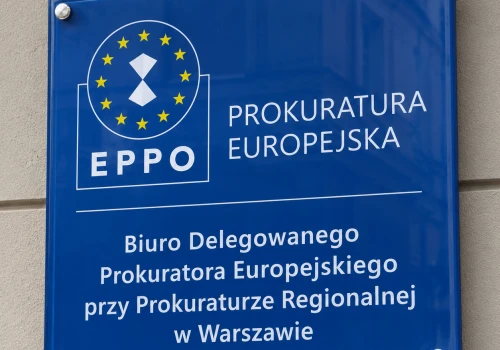 Założyciel Grupy WISS w areszcie. W tle poseł Wojciech Król