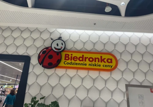 Zacznie się w piątek 11 września. Gigantyczne promocje w Biedronce. Klienci mogą ruszyć po zapasy