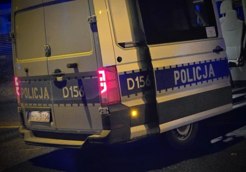 Śmiertelne potrącenie pieszego w Rogoźniczce. Droga była całkowicie zablokowana