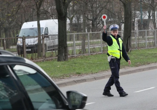Czerwone światło i po prawie jazdy. Rząd szykuje zmianę