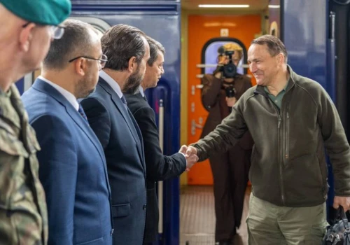 Radosław Sikorski z niezapowiedzianą wizytą w Kijowie. Pokazał zdjęcie
