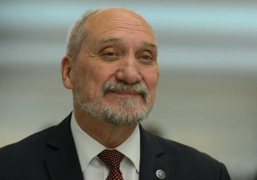 Macierewicz się doigrał? Czarne chmury nad politykiem po miesięcznicy smoleńskiej