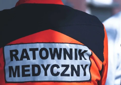 Agresywny 43-latek zwyzywał załogę i zniszczył wyposażenie karetki
