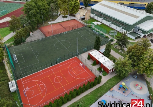 Skatepark, lodowisko i kort tenisowy. Mocno inwestują w bazę sportową