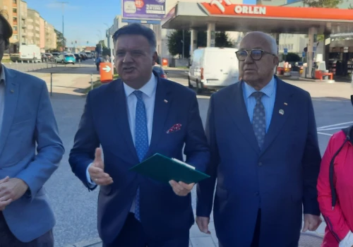 PiS w Gdyni: „Ceny paliw są absurdalne”