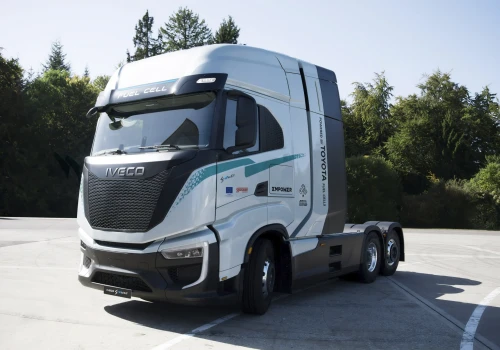 Podzespoły Toyoty także dla Iveco – nowy S-eWay Fuel Cell o zasięgu ponad 900 km