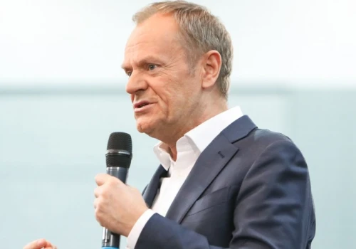 Tusk o historycznej umowie zbrojeniówki. Pioruny za miliardy i nowy 
