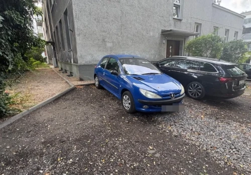 Po kolizji, którą spowodował pijany kierowca, problem ma wspólnota mieszkaniowa