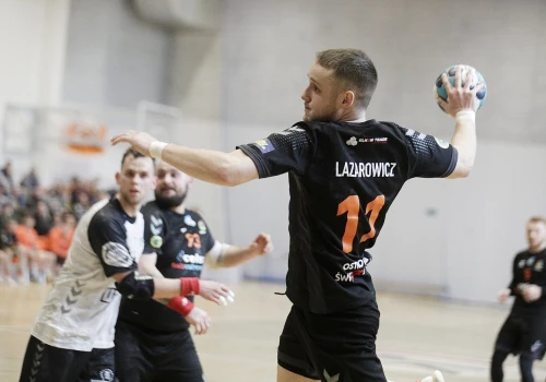 Na inaugurację I ligi piłkarzy ręcznych derby w Ostrowcu