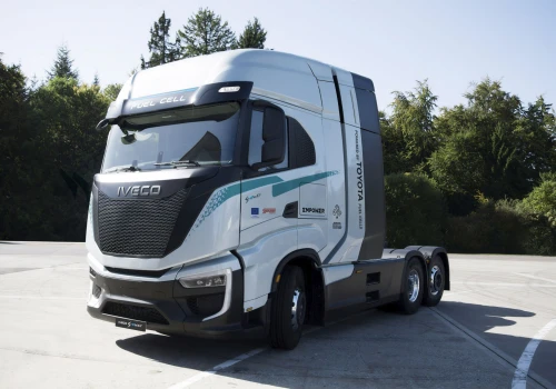 Wodór w osobówkach to udręka. Toyota i IVECO pokazują, że jego prawdziwe miejsce jest w TIR-ach
