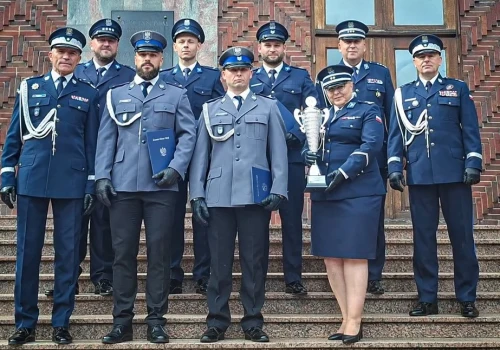 Mysłowiccy policjanci na podium ogólnopolskich mistrzostw.