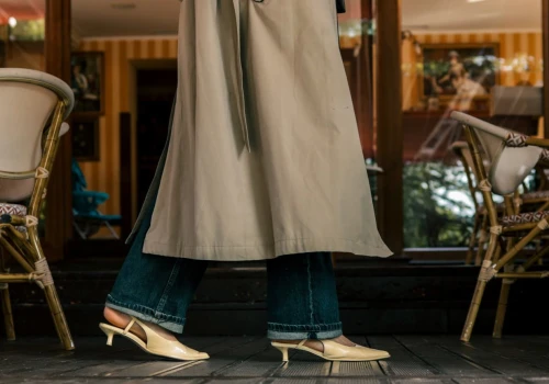Najlepsze buty na wrzesień? Sandały już nie, botki jeszcze nie. Francuzki wybierają ten hit