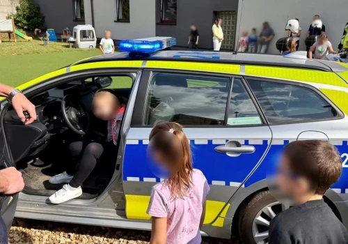 Policjanci spotkali się z dziećmi. Rozmawiali o bezpieczeństwie