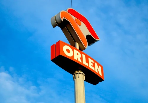 Saudowie zakręcili kurek z ropą po ataku. Orlen odpowiada, co z dostawami do Polski