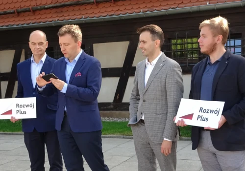 Morawiecki z Horała zaczęli niekorzystną dla Bydgoszczy koncepcję, a Malepszak ją tylko kontynuuje (komentarz)