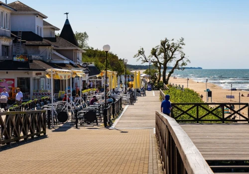 To tam Polacy ruszą w długi weekend w październiku. Noclegi już od 425 zł za dobę
